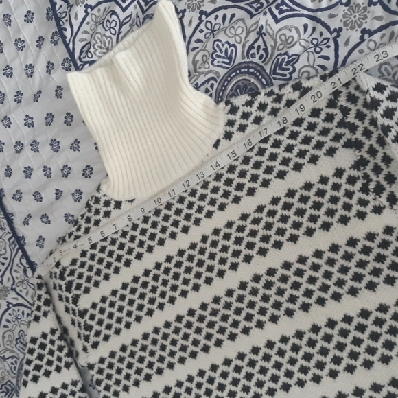 Ann Taylor Petite Sz SP Turtleneck Wool Blend Sweater - Picture 9 of 15